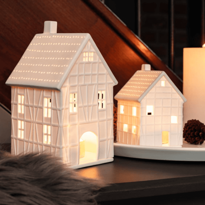 MAISON COLOMBAGES EN PORCELAINE