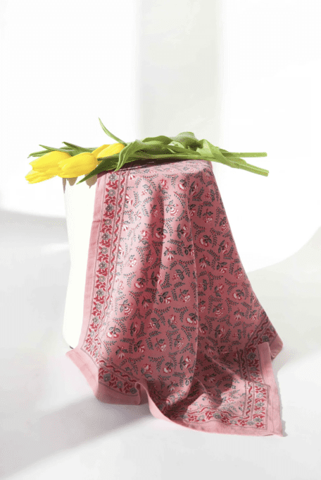 GRAND FOULARD INDIEN FLORA FRAMBOISE - Musée de la Toile de Jouy 