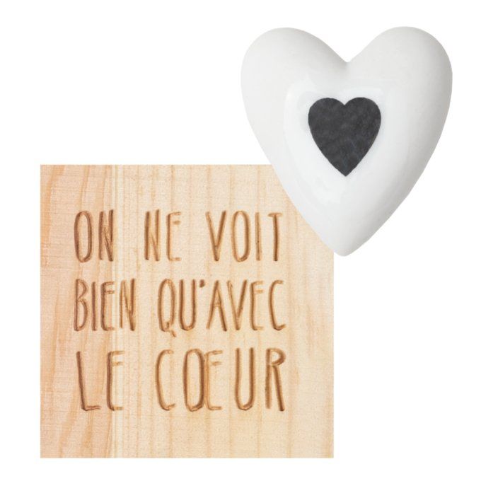 MINI BOITE EN BOIS AVEC COEUR EN PORCELAINE " ON NE VOIT BIEN QU'AVEC LE COEUR "