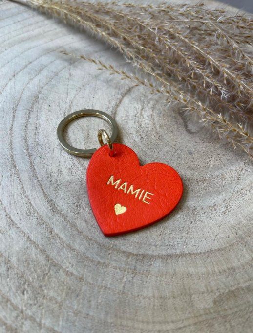 PORTE-CLÉS CUIR COEUR « MAMIE » CORAIL