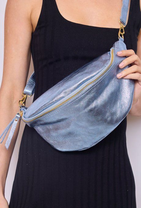 SAC BANANE CUIR IRRISÉ BLEU CIEL XL