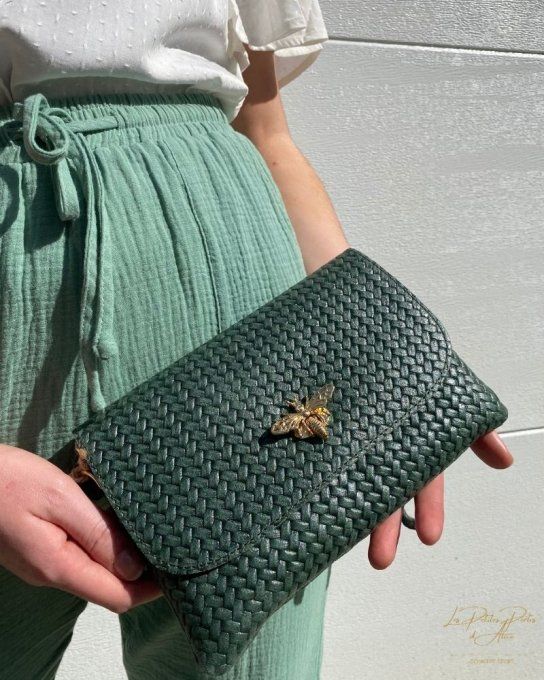 POCHETTE CUIR TRESSÉE VERT MAYA