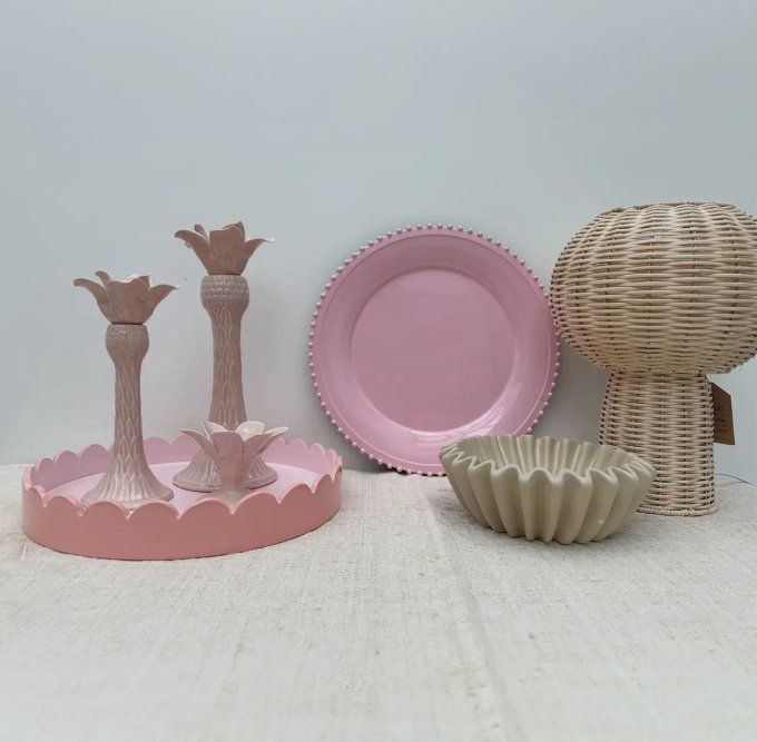 PLATEAU ROSE  EN BOIS LAQUÉ