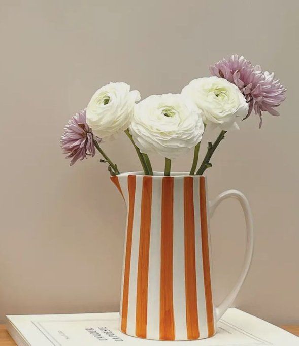 Vase pichet à rayures orange 