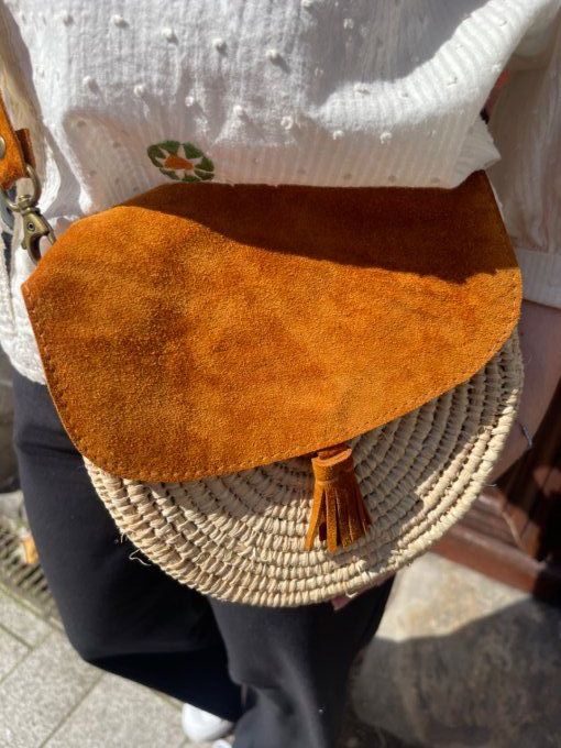 SAC BANDOULIÈRE EN RAPHIA ET DAIM - CAMEL