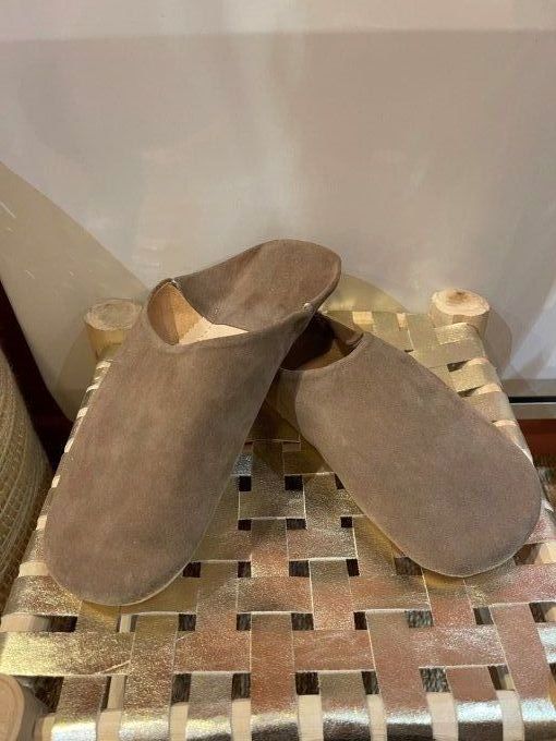 CHAUSSONS BABOUCHES CUIR HOMME TAUPE